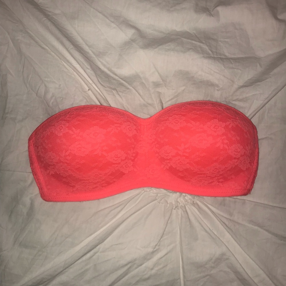 PINK Victoria’s strapless bra